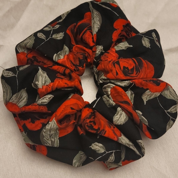 Giant scrunchies! 2 for 25$ - Picture 5 of 5